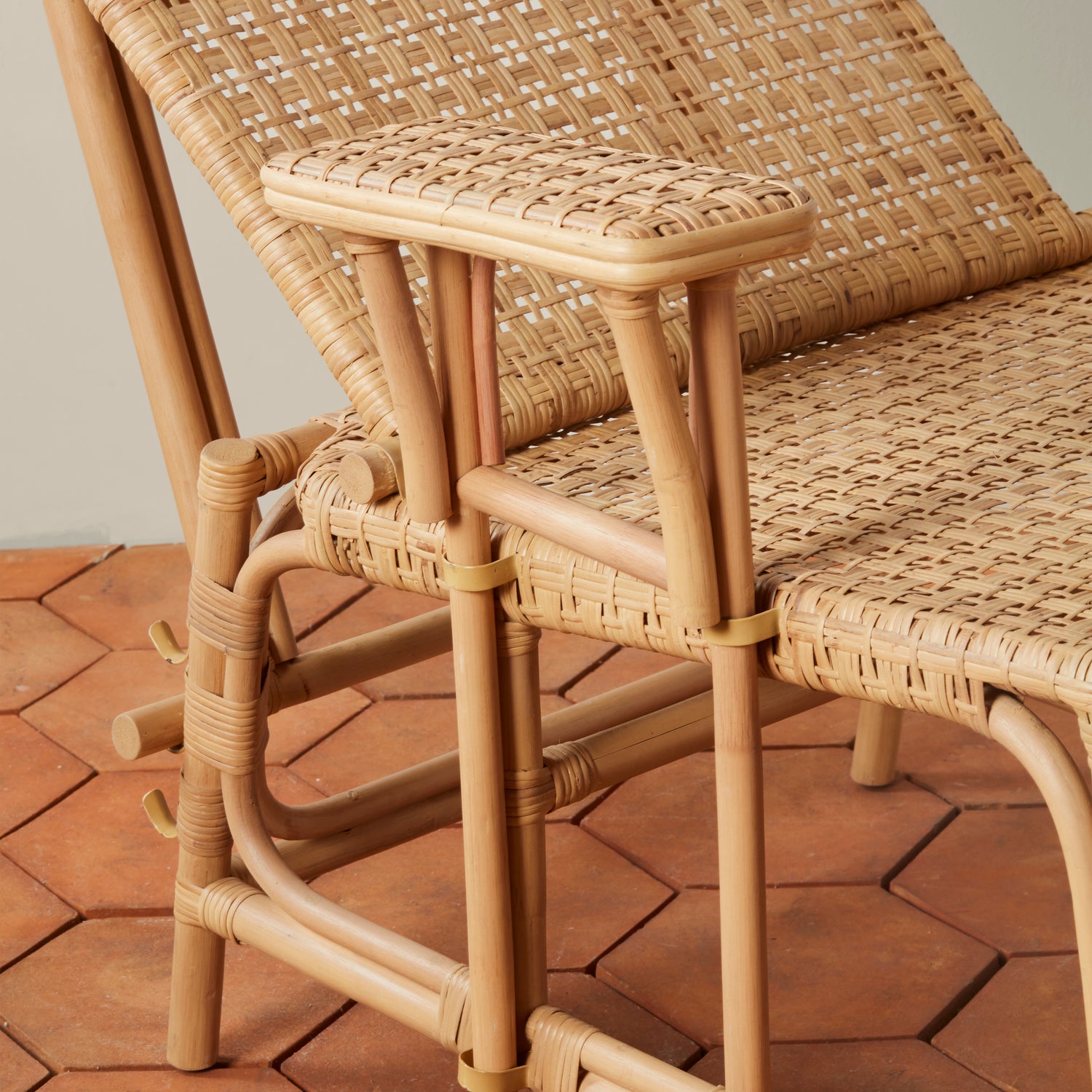 flore chaise lounge detail- Number 7