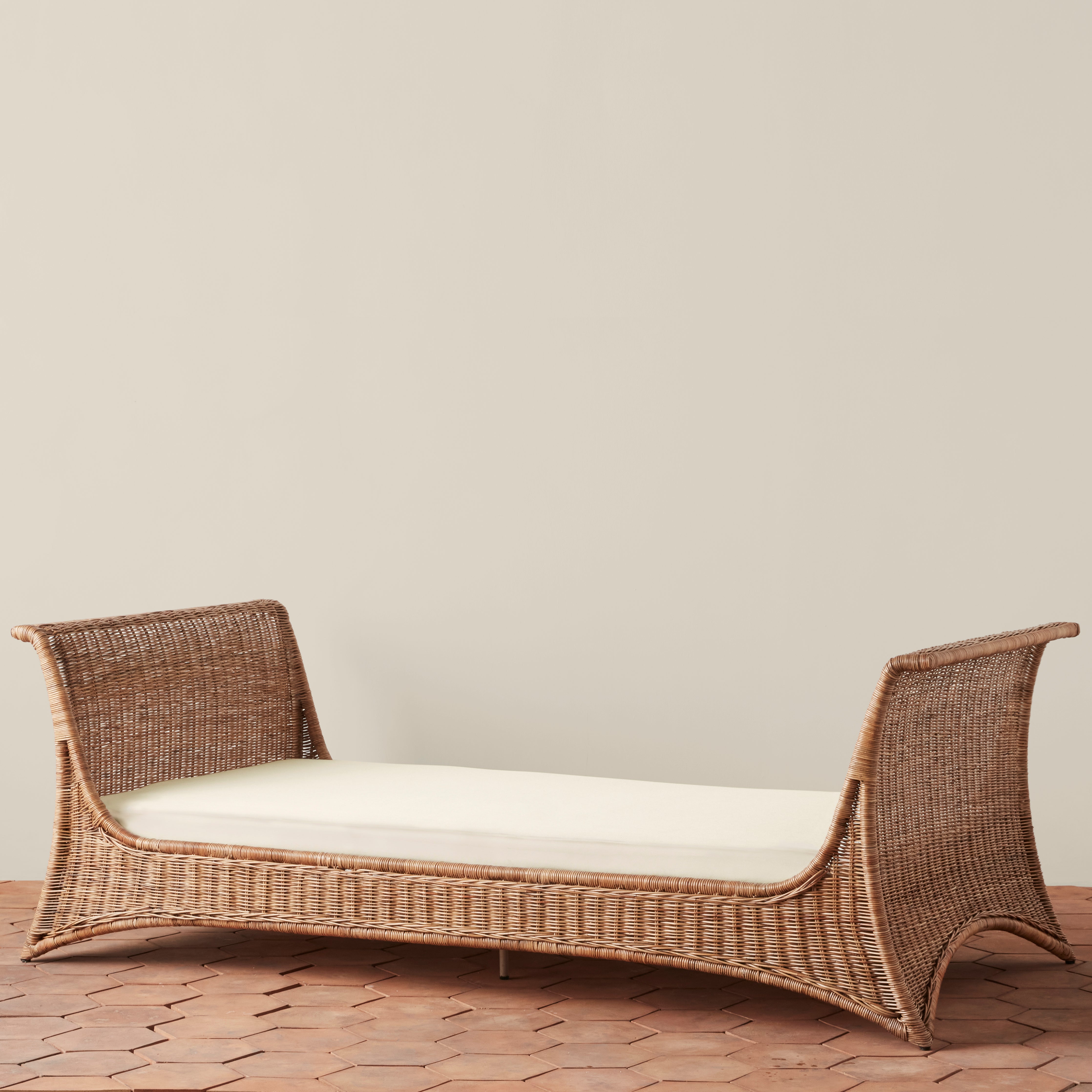 Healdsburg Daybed – Woven Shop