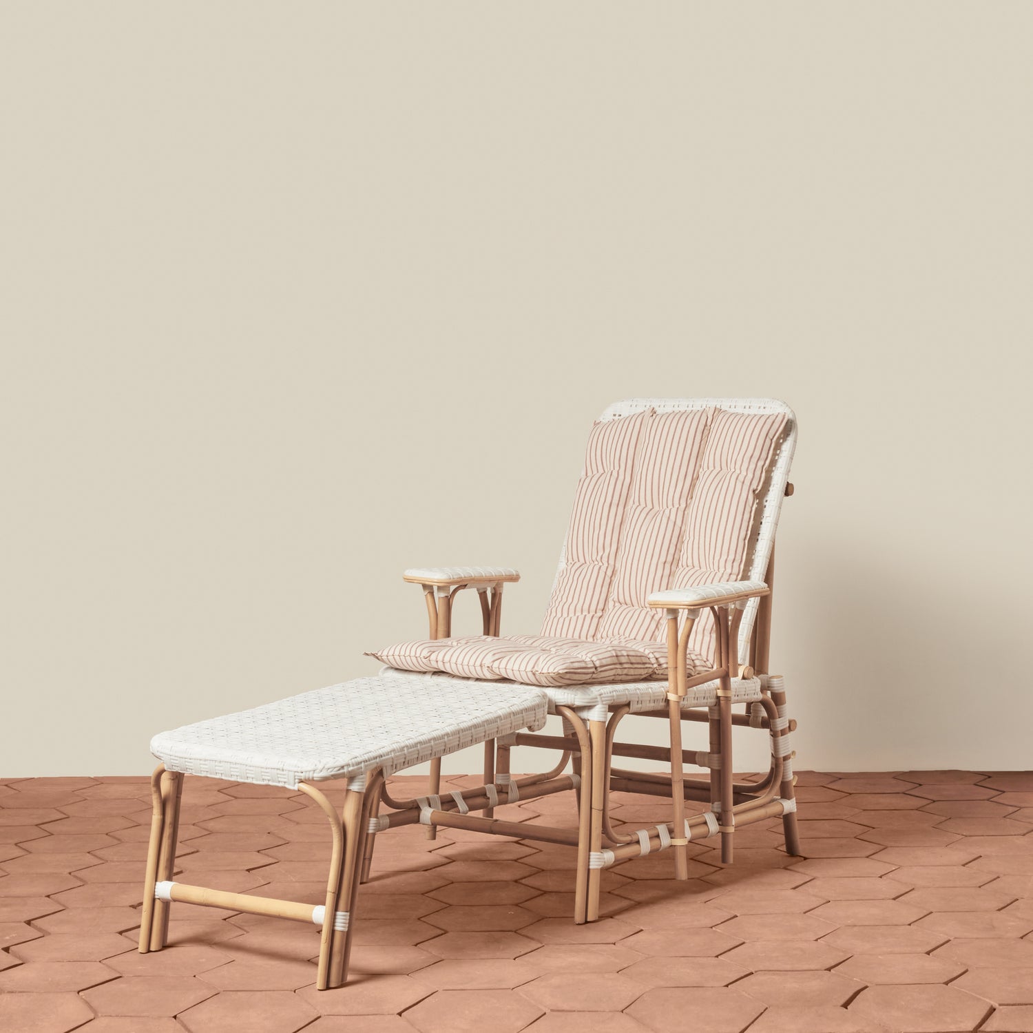 flore outdoor chaise lounge- Number 8