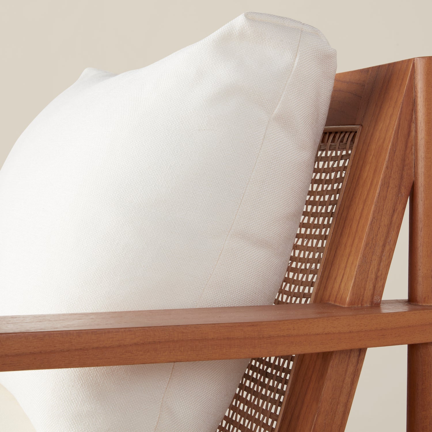 mesa lounge chair detail- Number 8