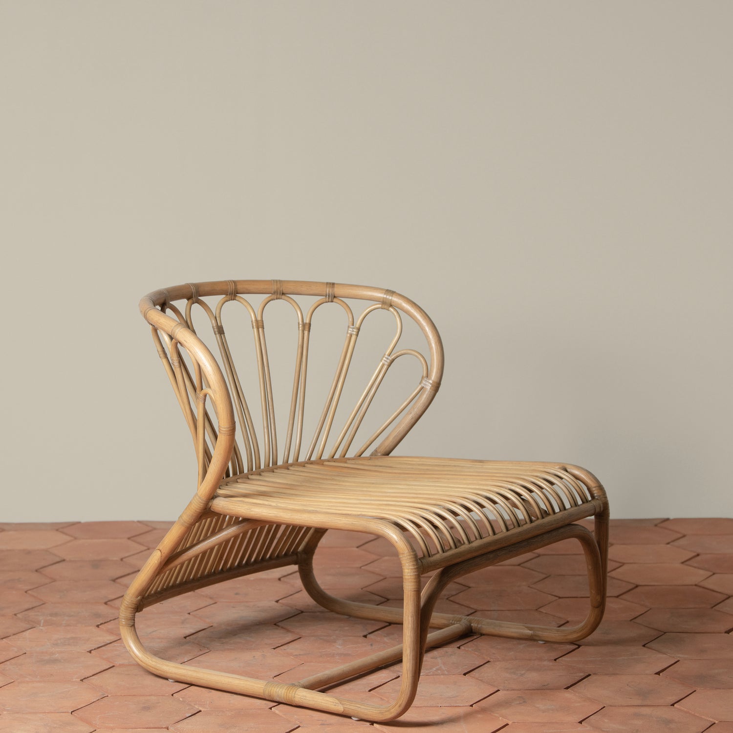 coste rattan lounge chair angle- Number 1