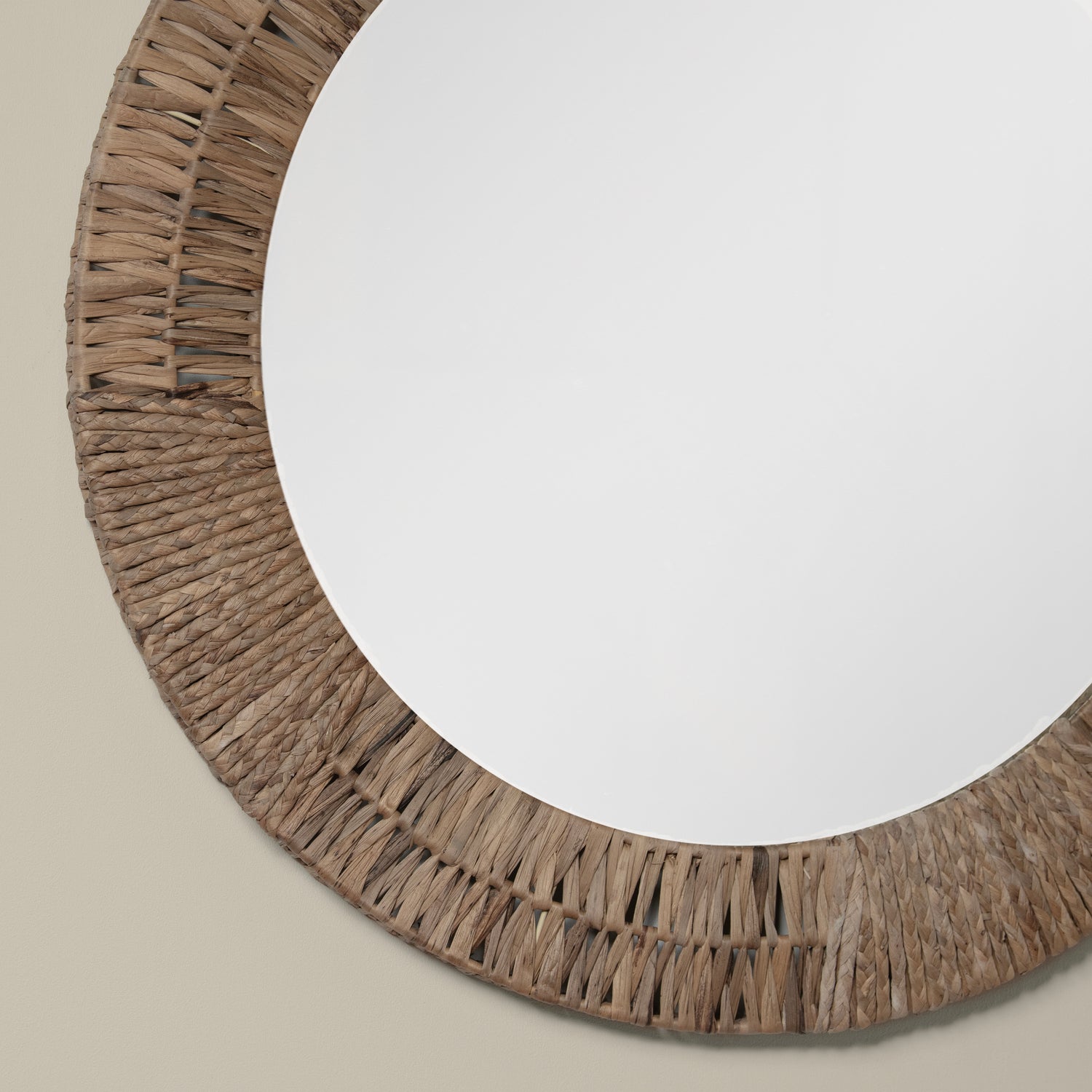 folha round mirror in natural detail- Number 3