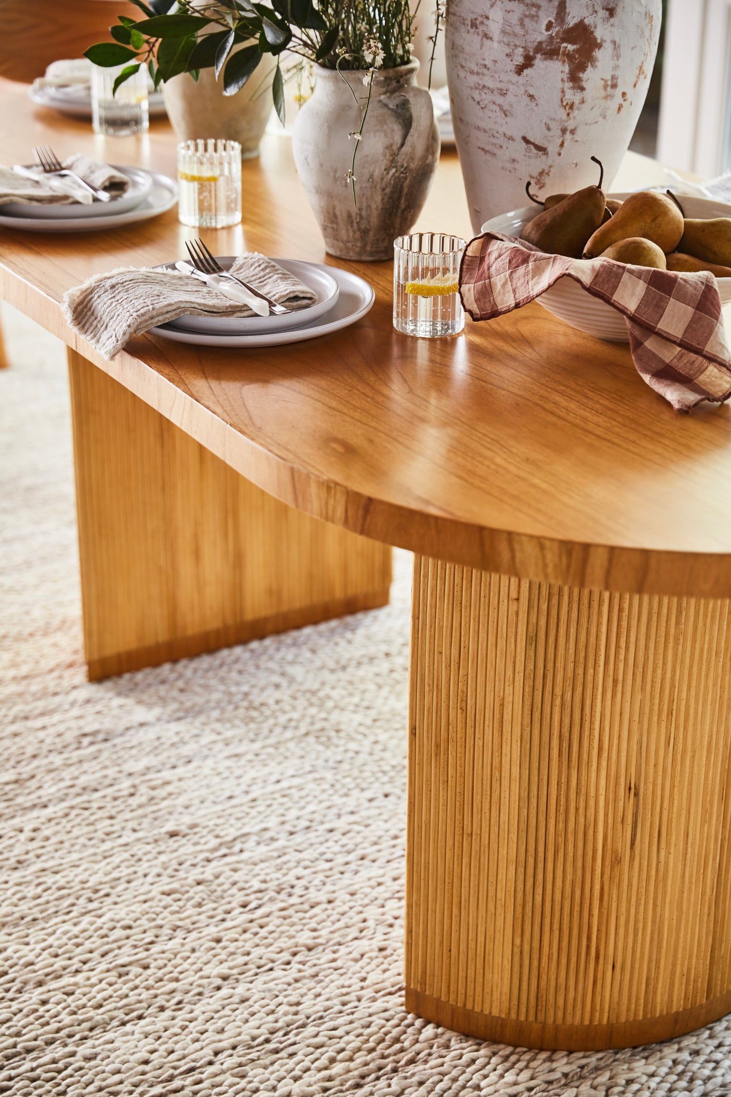 gabriella racetrack dining table detail- Number 3