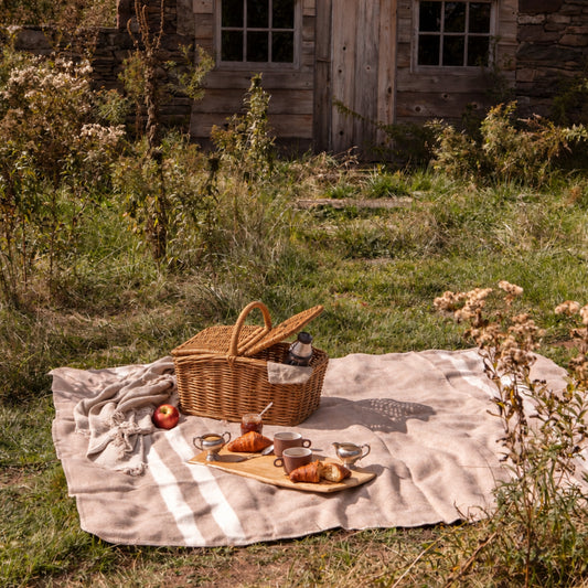 Hudson Woven Picnic Basket - Image 2