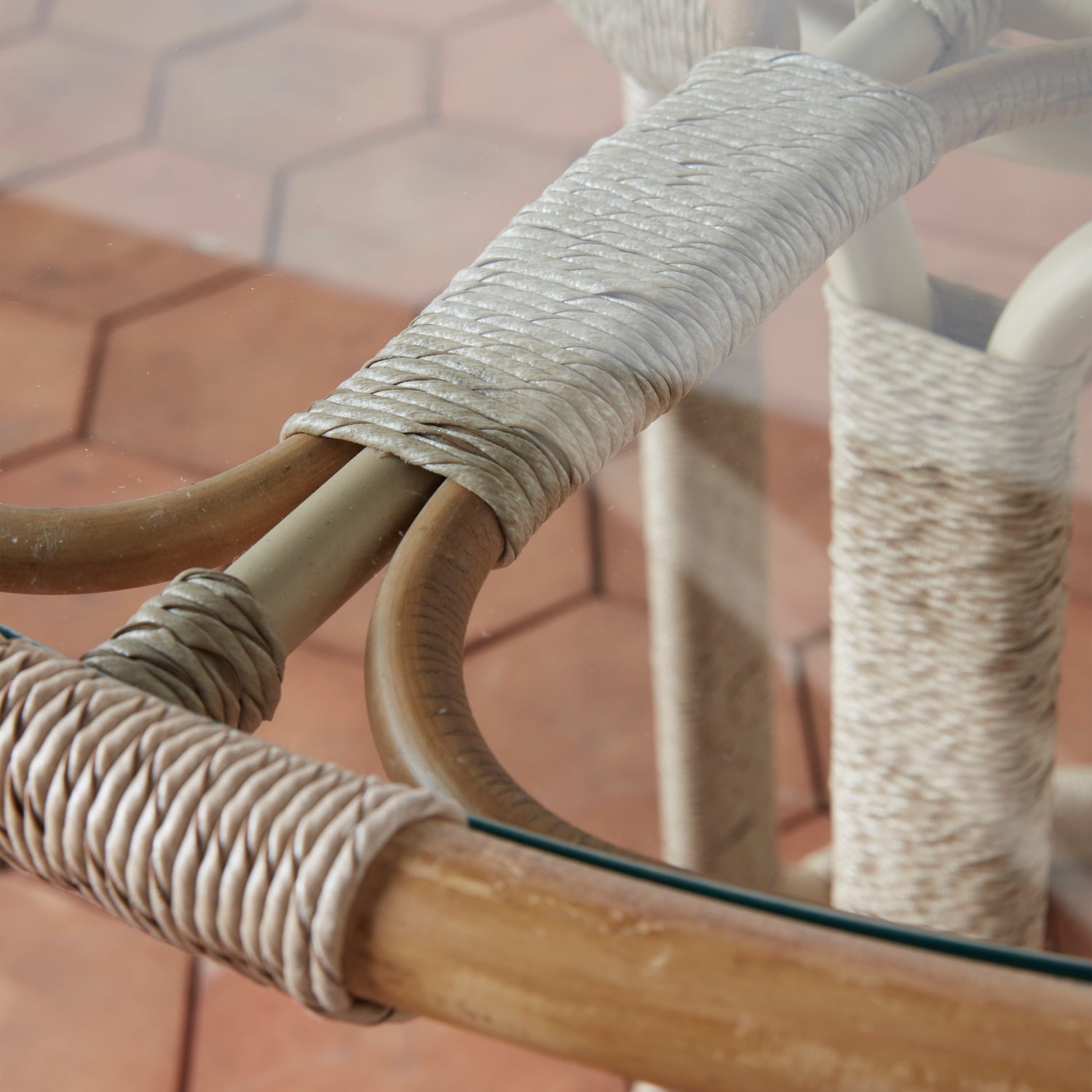 glen ellen indoor/outdoor dining table detail