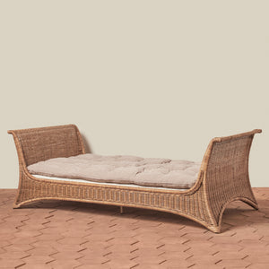 healdsburg daybed with topper