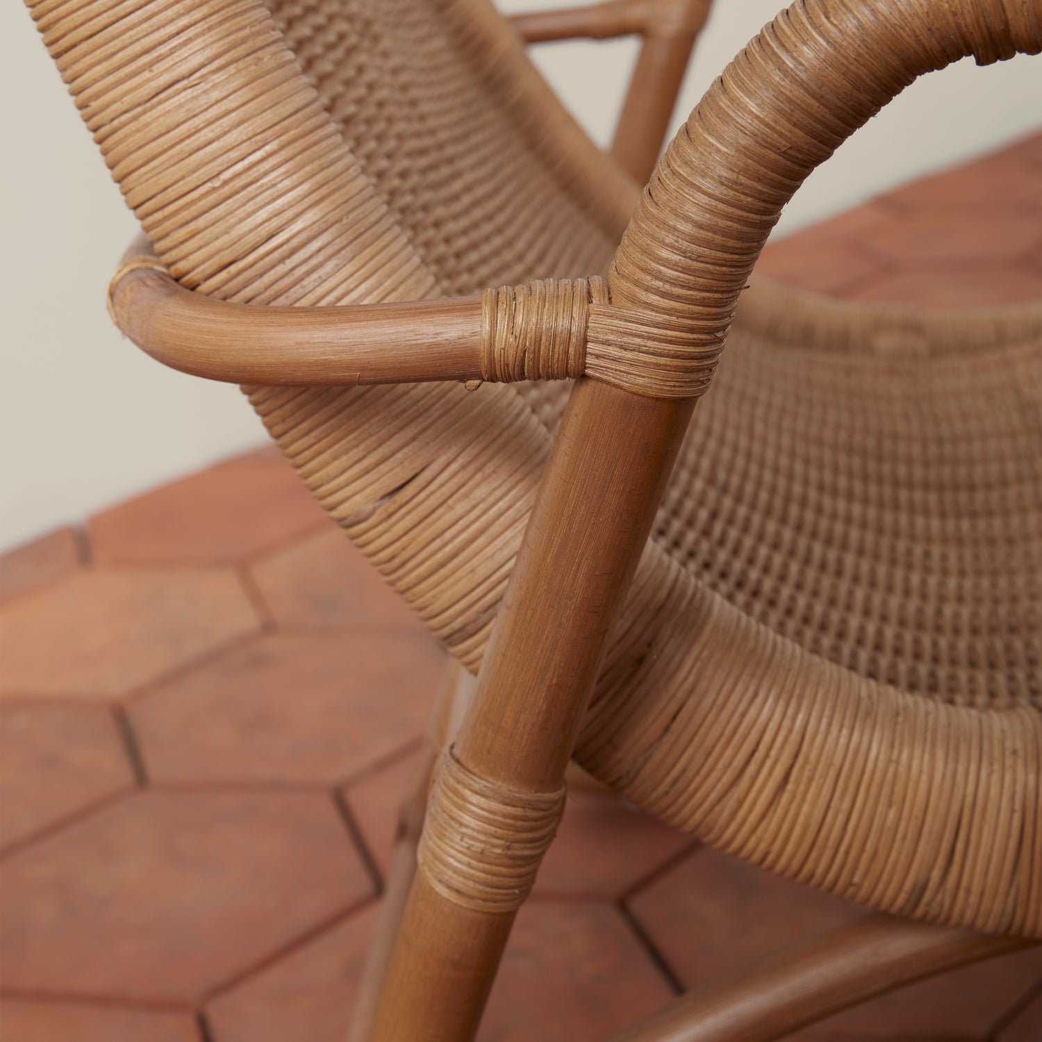 bodega wicker lounge chair in natural detail