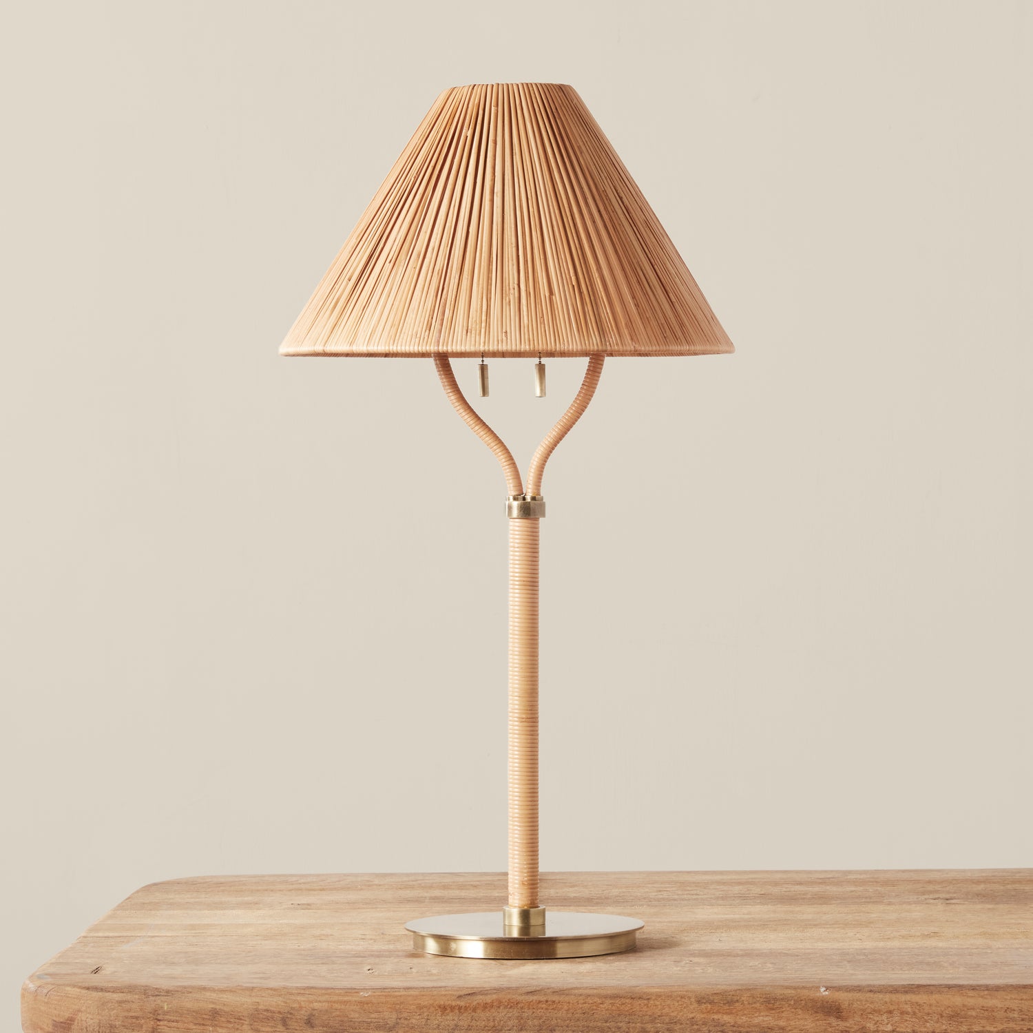 delphine table lamp front