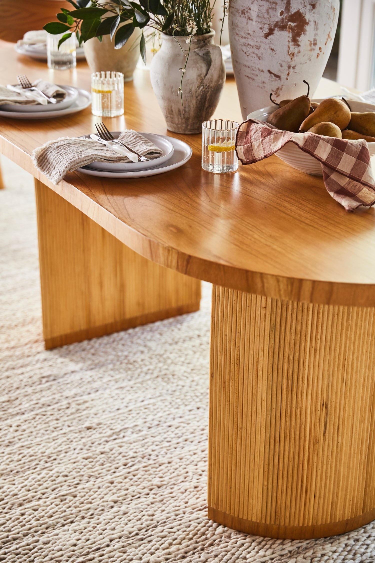 gabriella racetrack dining table detail