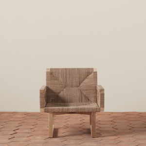 textura lounge chair front